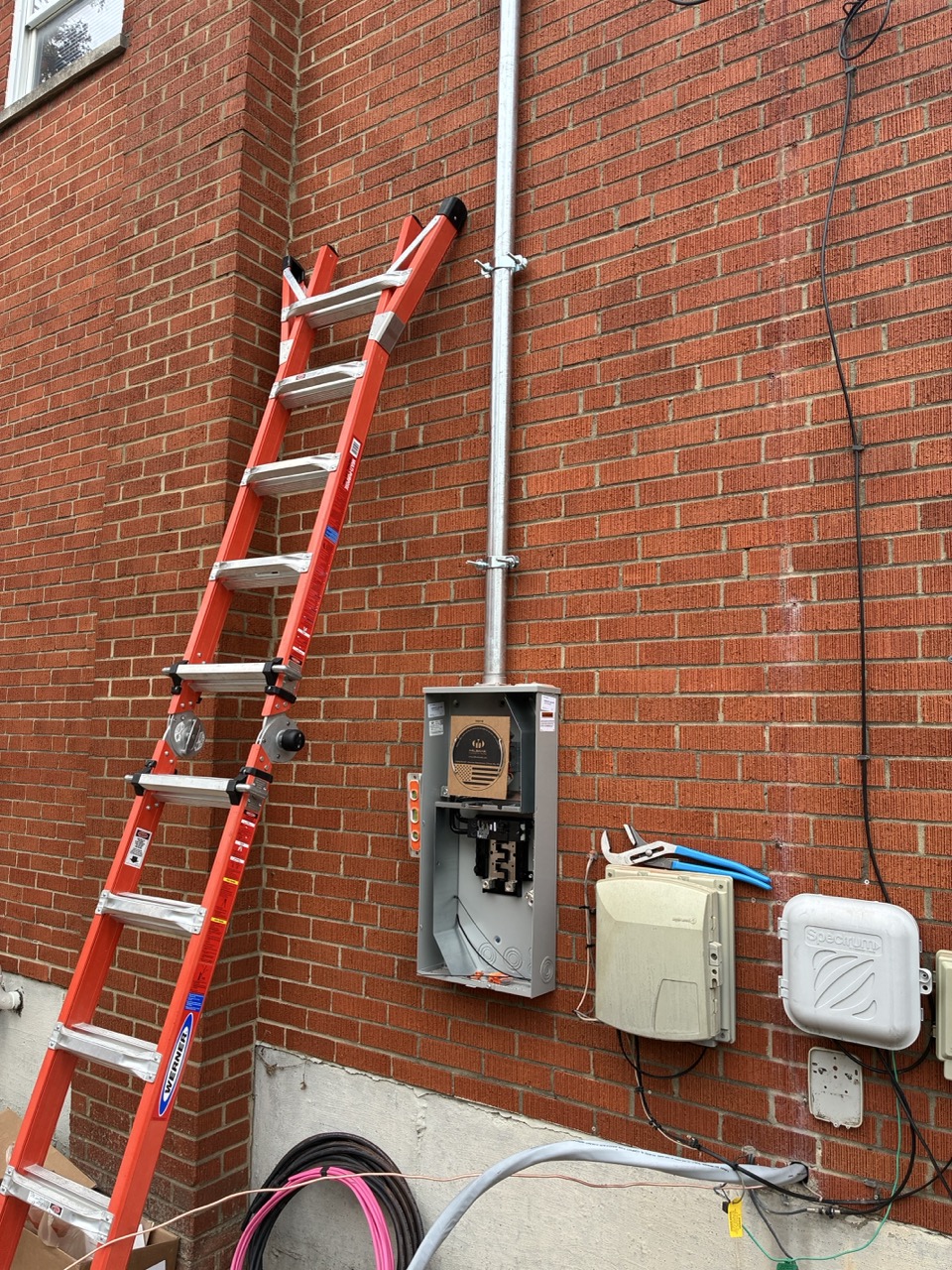 200A electrical service upgrade in Oakley, Cincinnati