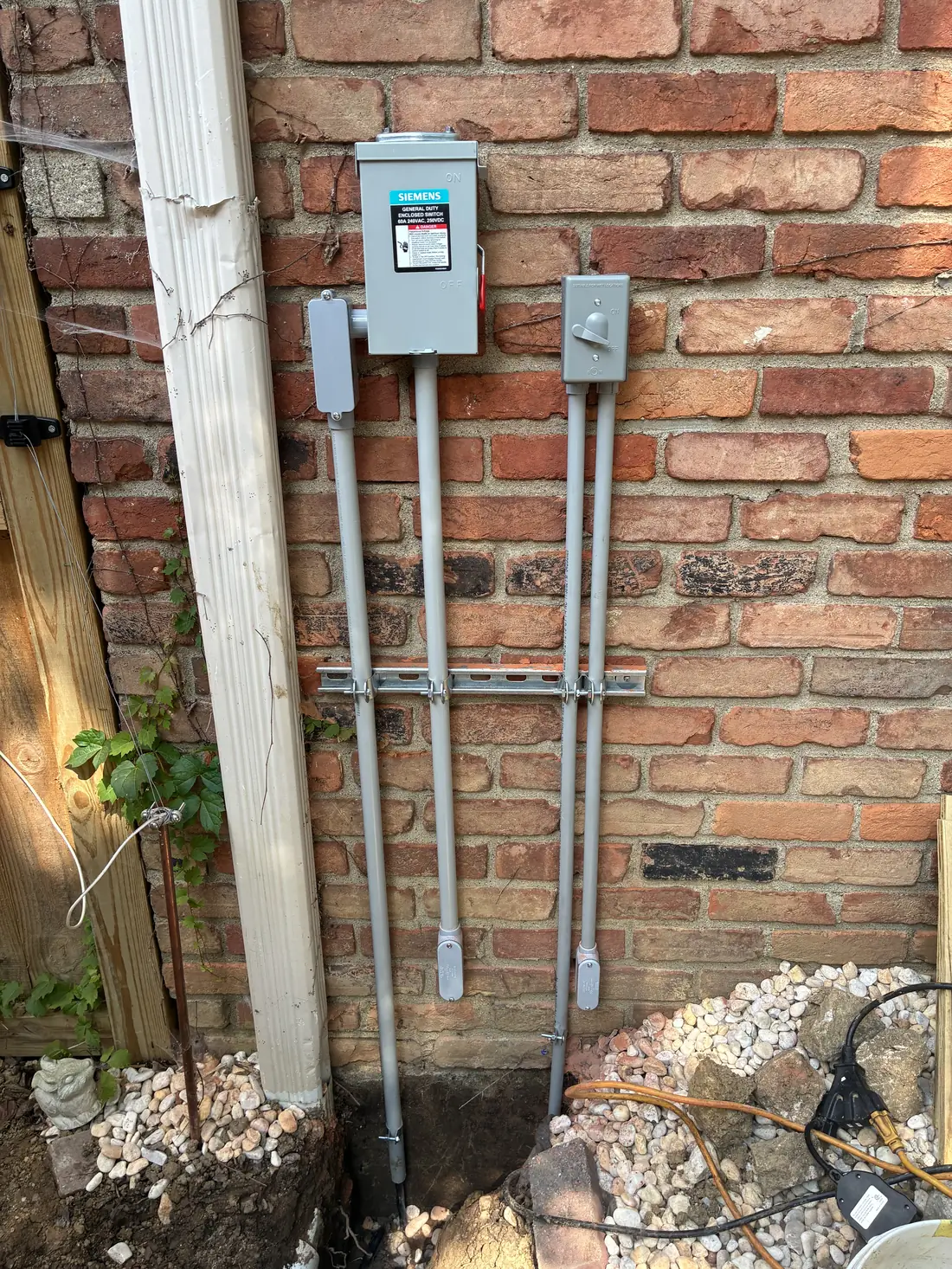 Outdoor disconnects for pool equipment